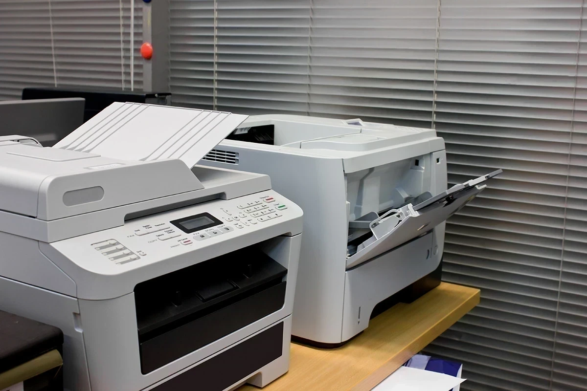 Laser vs. atrament: Ktorá tlač sa oplatí viac?